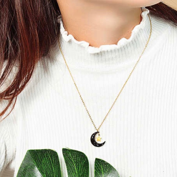Moon and star necklace - Picture 4 of 6